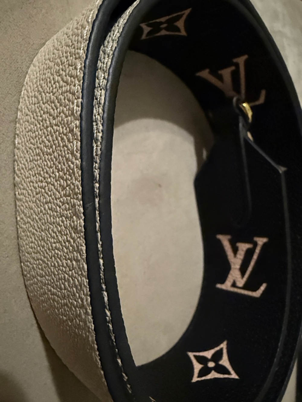 Authentic Louis Vuitton Empreinte bicolor monogram bandouliere leather bag strap - Picture 9 of 12